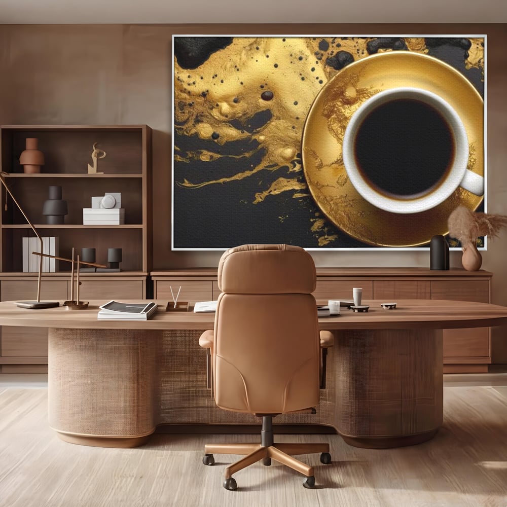 Tablou canvas cu tablou canvas cu ceasca de cafea, in rama de aluminiu argintiu, pe perete intr-un birou